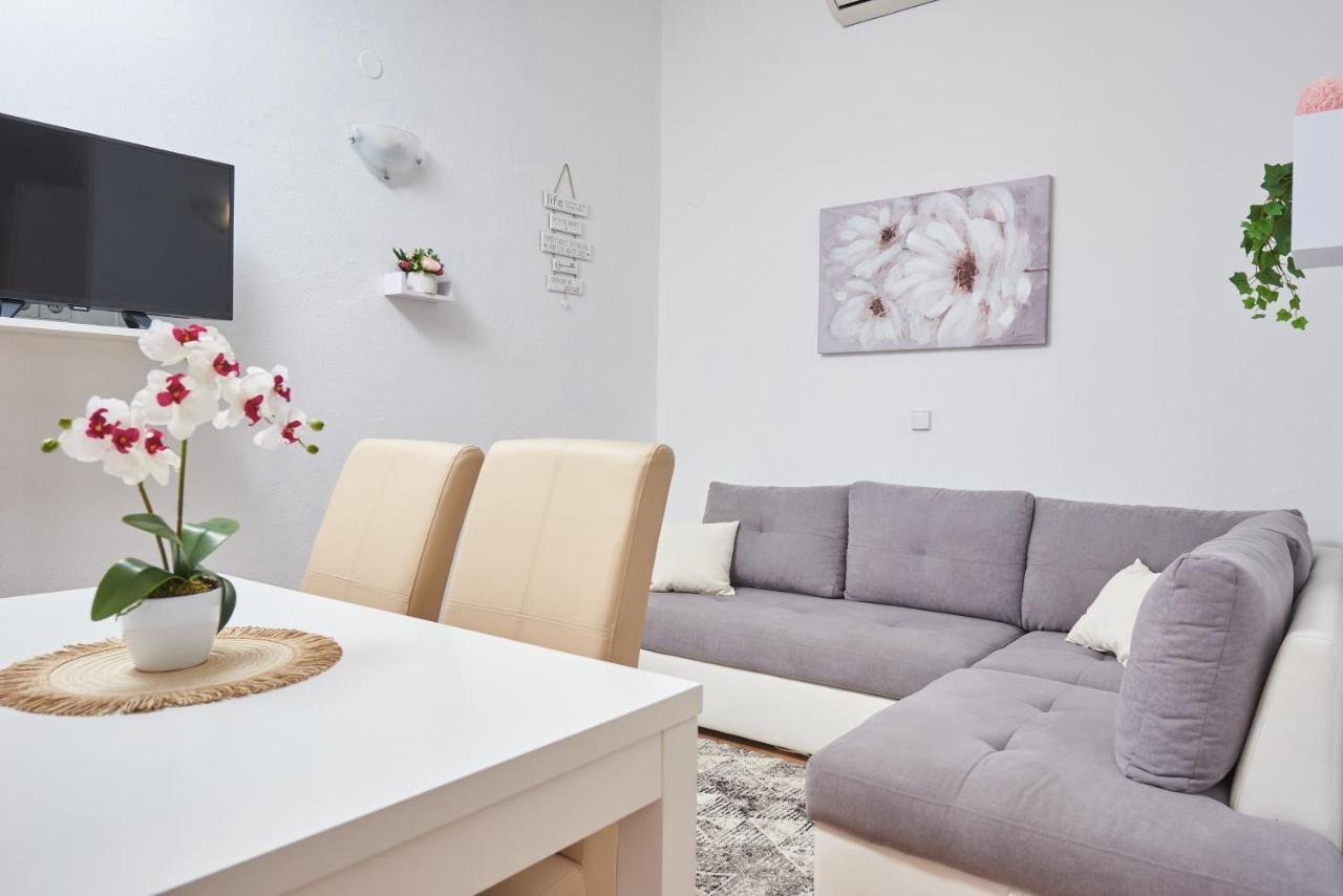 Apartments Lumi โรกอซนิซา ภายนอก รูปภาพ