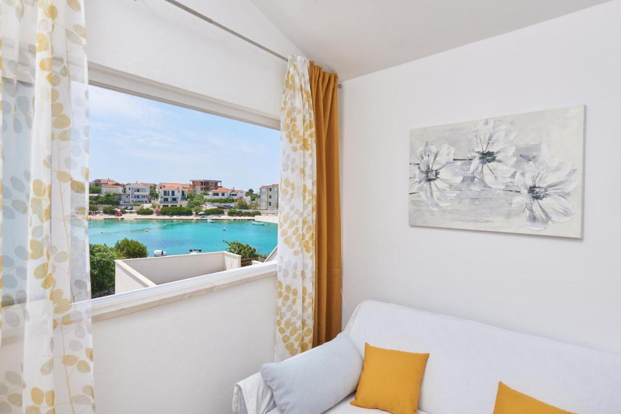 Apartments Lumi โรกอซนิซา ภายนอก รูปภาพ