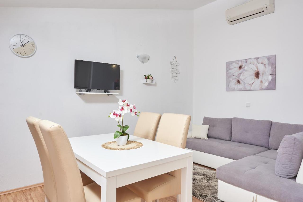 Apartments Lumi โรกอซนิซา ภายนอก รูปภาพ