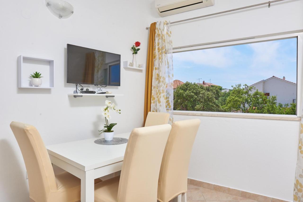 Apartments Lumi โรกอซนิซา ภายนอก รูปภาพ